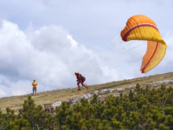 Parapente na descolagem Dachstein — Fotografia de Stock