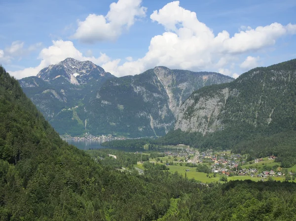 Paisagem pitoresca de montanhas e lago no verão na Áustria, Europa . — Fotografia de Stock