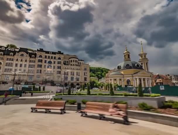 Ταχυδρομική Περιοχή Μια Από Τις Παλαιότερες Πλατείες Του Κίεβο Εκκλησία — Αρχείο Βίντεο
