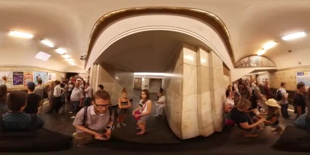 360 Graden Panorama Van Mensen Metrostation — Stockvideo