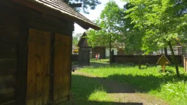 Eski Kilisenin avlusunda görünümünden