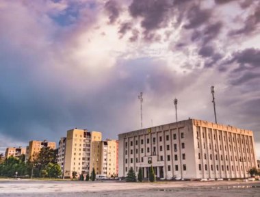 Ukrayna genç şehrinin Merkez Meydanı