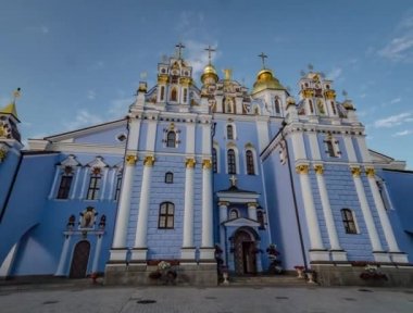 St. Michael 's Altın Kubbeli Manastırı