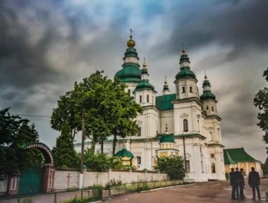 Chernigov içinde Trinity manastır genel bakış