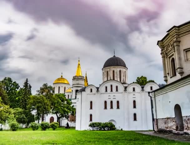 Catedral de Spaso-Preobrazhensky y Catedral de Boris y Gleb en Chernigov — Vídeo de stock