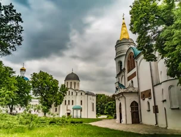 Дві пам'ятки древньої архітектури. — стокове відео