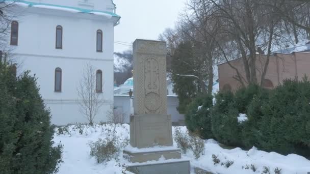 Monument in the Monastery. — Stock Video