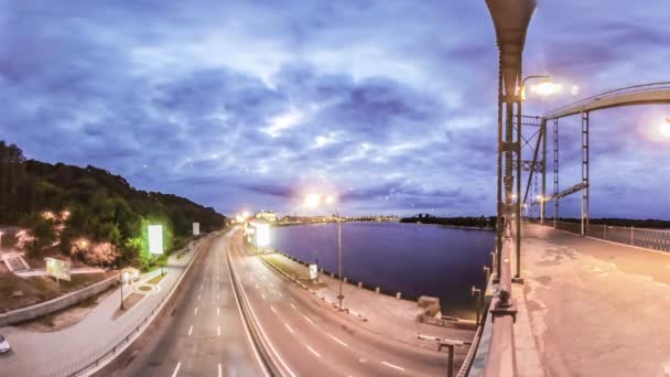 Kyjev. Pohled z mostu pro pěší — Stock video