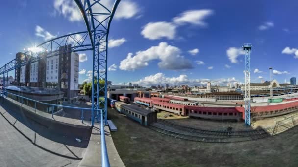 Vue du dessus de la gare et du train pour Kiev — Video