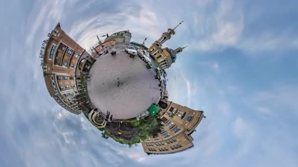 Lilla Tiny Planet 360 graders. Kiev. Bergbanan. — Stockvideo