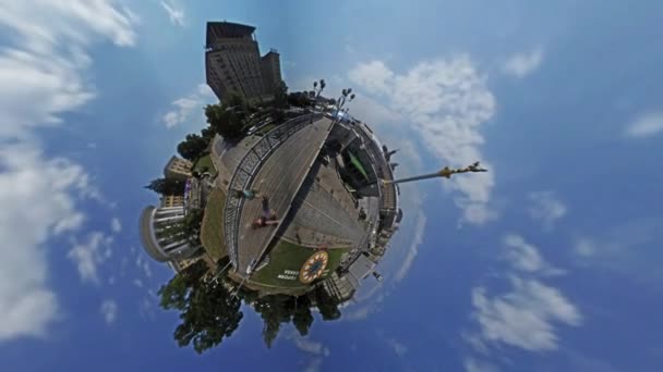 Lilla Tiny Planet 360 graders. Kiev.Maidan.Bridge — Stockvideo