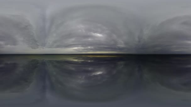 360 cielo Big Lake nubes panorámicas cielo sin suelo — Vídeos de Stock