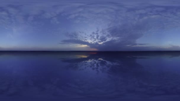 360 cielo Big Lake nubes panorámicas cielo sin suelo — Vídeos de Stock