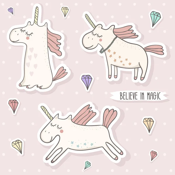 Tek boynuzlu atlar, elmas ve farklı sihirli sembolleri sevimli vektör kümesi. 