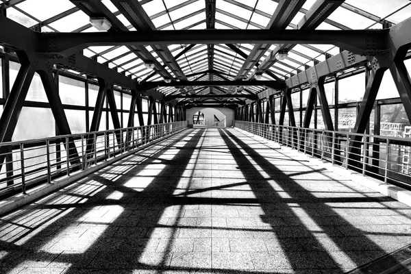 Γέφυρα χάλυβα Pedestrain σιδηροδρόμου — Φωτογραφία Αρχείου