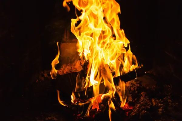 Fuego en la chimenea —  Fotos de Stock