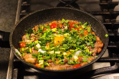 etli sahanda yumurta