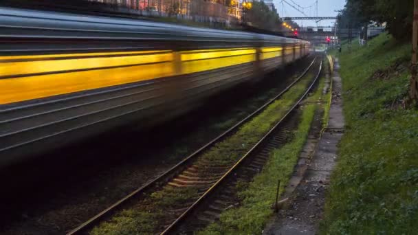 Comboio ferroviário movimento rápido — Vídeo de Stock