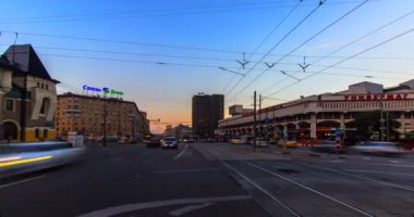 Moskova; Rusya, Ağustos - 20 ilk iki bin on altı yıl; hareketli bir cadde ve üç Vokzal parçası kare Ağustos ayında-yirmi ilk iki bin on altı yıl, zaman atlamalı