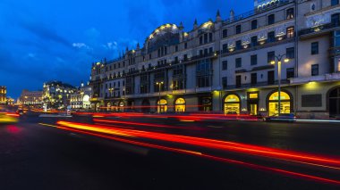 trafik, akşam ve gece sahne