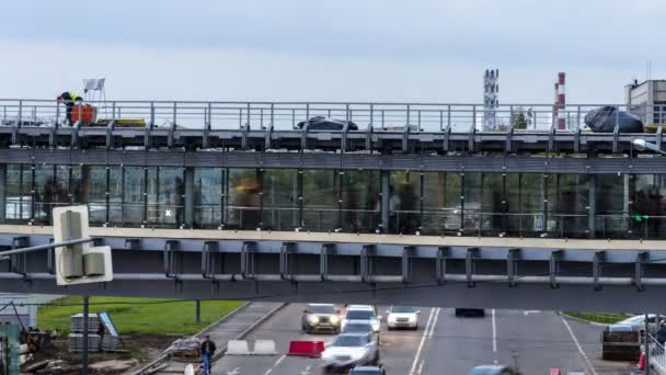 Pedestrian motion along transparent bridge time lapse — Stock Video