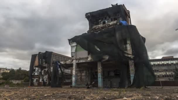 Ruïnes van vernietigde bouw time-lapse — Stockvideo