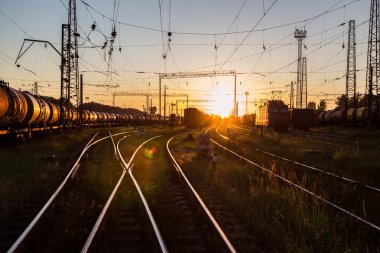 Demiryolu günbatımı