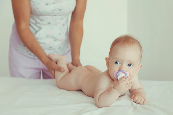 Masážní terapie dětí — Stock fotografie