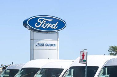 Ottawa, On, Kanada 23 Ağustos 2025: Ford otomobil şirketinin logosuna bakın.