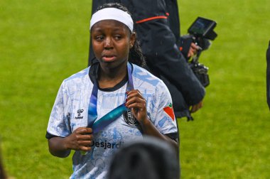 TORONONONONONTO, ONTARIO, CANADA - NOVEMBER 15, 2025: AFC Toronto oyuncusu Nikki Hunter # 4, takımının Kuzey Süper Ligi Finali 'nde BMO Field' da Vancouver Rise FC 'ye kaybettiği 2-1 yenilgi sonrasında sahada duygu gösterisi yaptı.