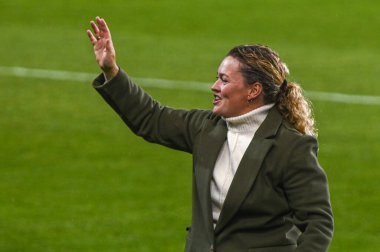 TORONONONONONTO, ONTARIO, CANADA - NOVEMBER 15, 2025: Vancouver Rise FC baş antrenörü Anja Heiner-Mller takımının AFC Toronto 'yu 2-1 yenerek BMO Field Finali' nde Kuzey Süper Ligi 'ni kazanmasını kutluyor...