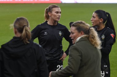 Toronto, ON, Kanada - 15 Kasım 2025: # 23 Reese Lake of Vancouver Rise FC Vancouver Rise FC, NSL Final karşılaşmasında Vancouver Rise ile AFC Toronto arasındaki 19 numaralı Holly Ward maçını izledi (Skor 1: 2, Vancouver Rise kazandı).)