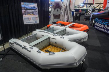 Toronto, ON, Kanada - 20 Ocak 2026: Toronto Uluslararası Tekne Fuarı 'nda şişme botlar sergileniyor, deniz kullanımı için ihaleler ve botlar sergileniyor