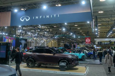 Toronto, ON, Kanada - 13 Şubat 2026: Toronto 'daki 2026 Kanada Uluslararası Otomobil Fuarı' nda Infiniti lüks aracı sergileniyor, otomotiv teknolojisi ve tasarımı sergileniyor