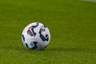 Toronto, ON, Kanada - 13 Kasım 2025: Çerçevede tanımlanabilir oyuncu yok. BMO sahasında uluslararası bir dostluk maçı sırasında futbol topu. Final Puanı 0: 0.