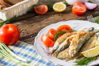 kızarmış balık kokuyor