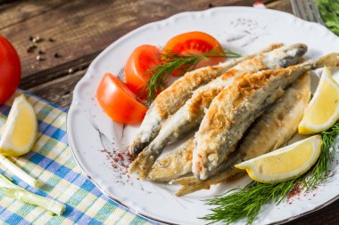 kızarmış balık kokuyor