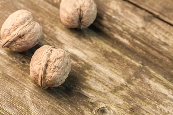 Natural organic walnuts — Stock Photo, Image