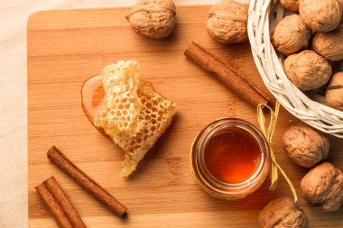 Tatlım, ceviz ve tarçın bakla.