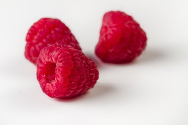 Taze çilek, ahududu