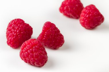 Taze çilek, ahududu