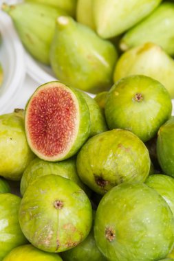 Taze sarı yeşil incir