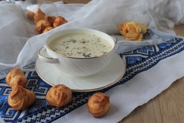 peynir çorbası ile profiterol 