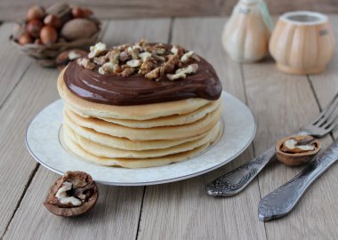 çikolata sır ve fındık ile krep