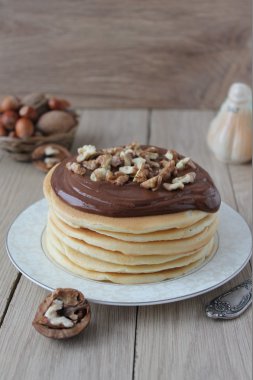 çikolata sır ve fındık ile krep