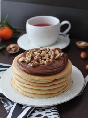 çikolata sır ve fındık ile krep