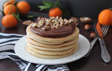 çikolata sır ve fındık ile krep