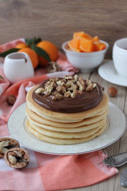 çikolata sır ve fındık ile krep