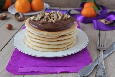 çikolata sır ve fındık ile krep