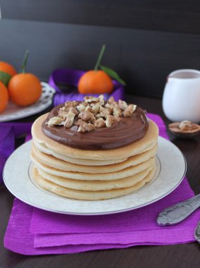 çikolata sır ve fındık ile krep